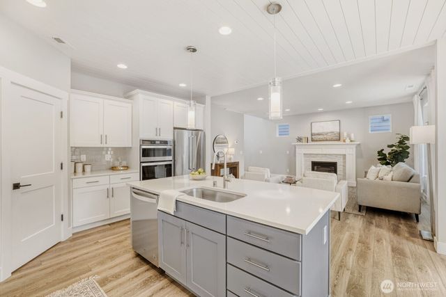 4022 215 Pl SE, Bothell, WA 98021