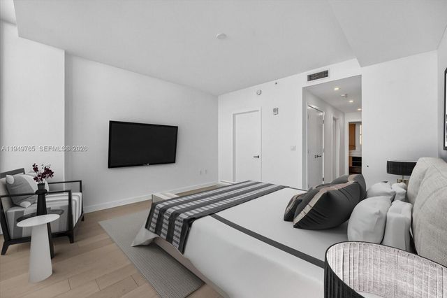 9201 E Bay Harbor Dr UPH02, Bay Harbor Islands, FL 33154