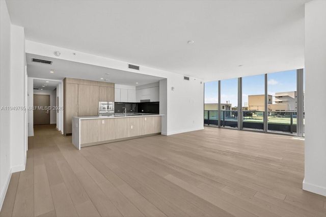 9201 E Bay Harbor Dr UPH02, Bay Harbor Islands, FL 33154