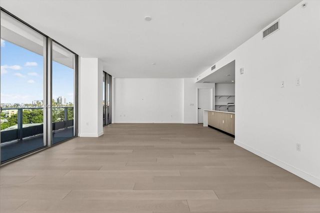 9201 E Bay Harbor Dr UPH02, Bay Harbor Islands, FL 33154