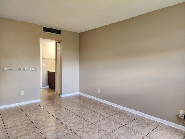6020 NW 64th Avenue 307, Tamarac, FL 33319