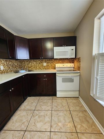 6020 NW 64th Avenue 307, Tamarac, FL 33319
