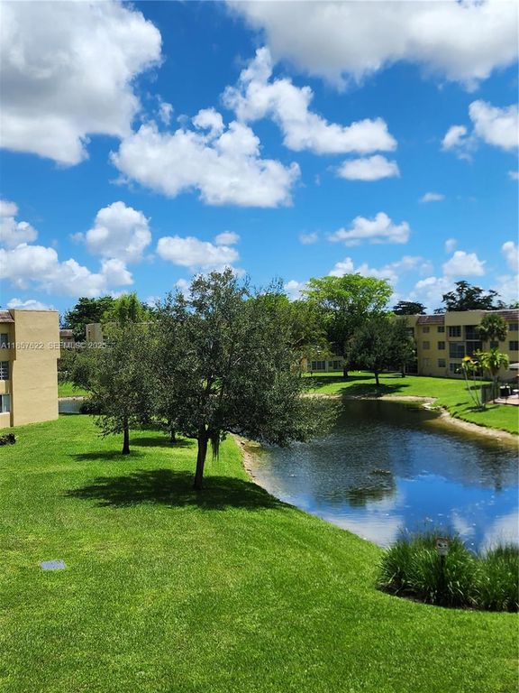 6020 NW 64th Avenue 307, Tamarac, FL 33319