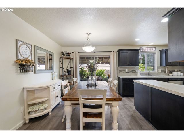 735 GARDEN Ct, Molalla, OR 97038