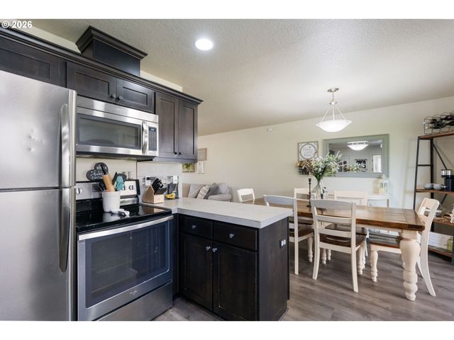 735 GARDEN Ct, Molalla, OR 97038