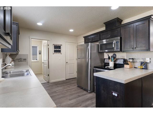735 GARDEN Ct, Molalla, OR 97038