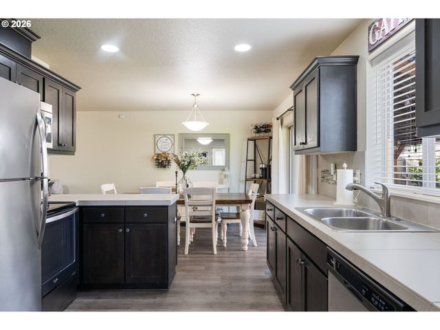 735 GARDEN Ct, Molalla, OR 97038