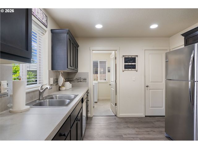 735 GARDEN Ct, Molalla, OR 97038