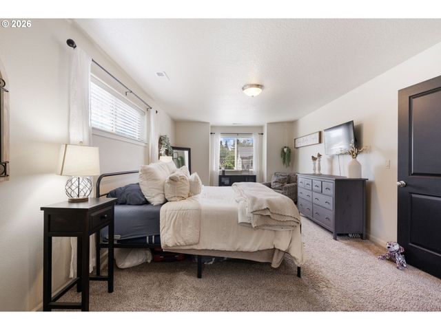 735 GARDEN Ct, Molalla, OR 97038