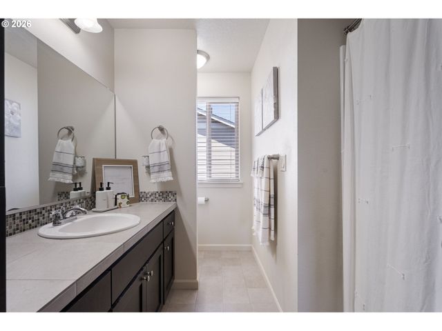 735 GARDEN Ct, Molalla, OR 97038