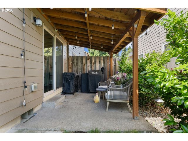 735 GARDEN Ct, Molalla, OR 97038