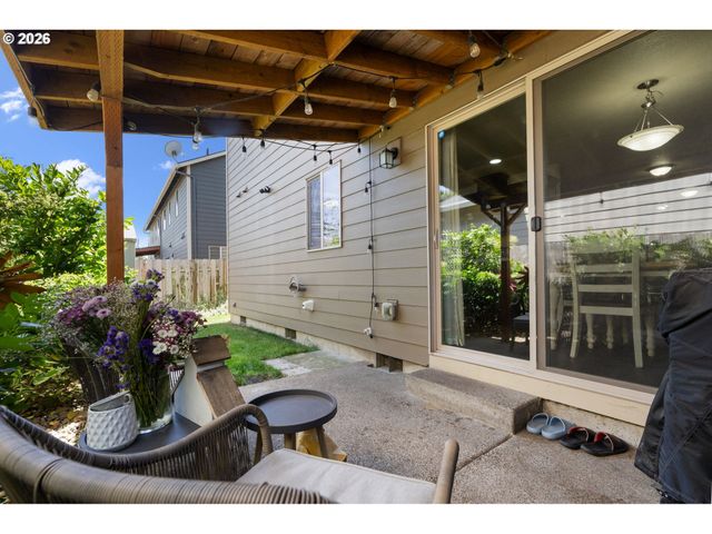 735 GARDEN Ct, Molalla, OR 97038