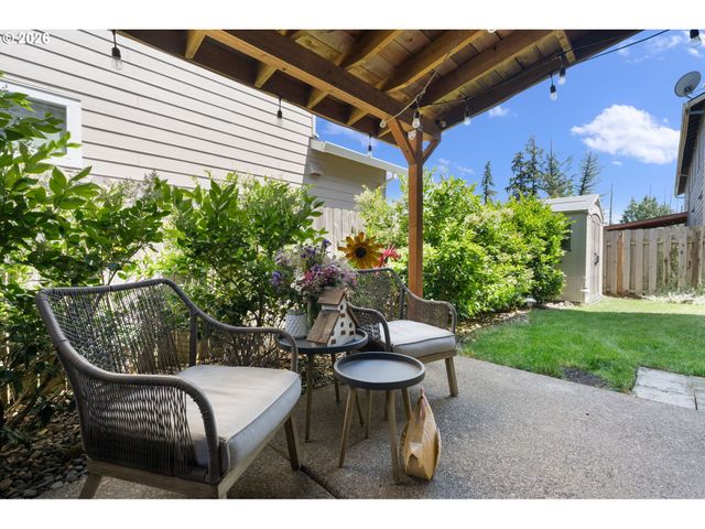 735 GARDEN Ct, Molalla, OR 97038