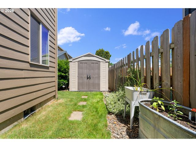 735 GARDEN Ct, Molalla, OR 97038