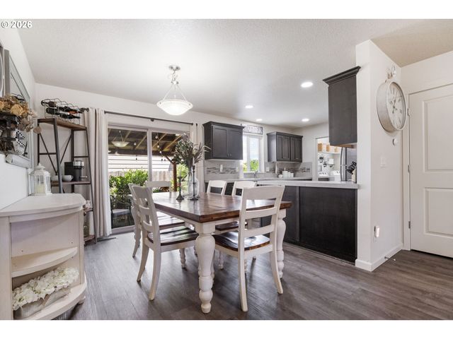 735 GARDEN Ct, Molalla, OR 97038