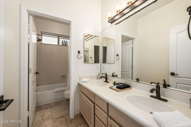 5544 E HELENA Drive, Scottsdale, AZ 85254