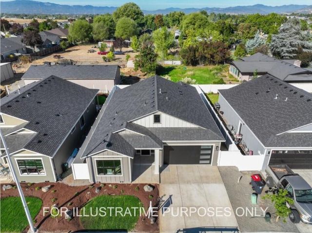 7905 Alyce Mae Way, White City, OR 97503