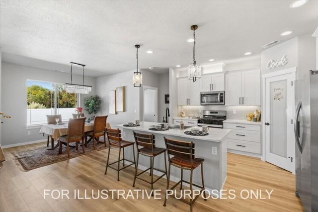 7905 Alyce Mae Way, White City, OR 97503