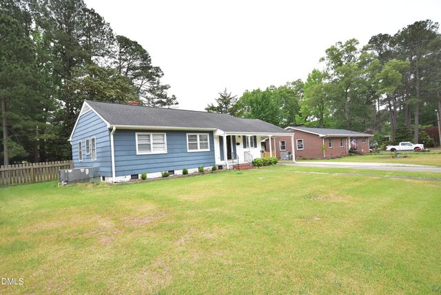 1011 S 1st Street, Smithfield, NC 27577