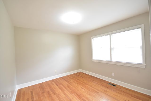 1011 S 1st Street, Smithfield, NC 27577