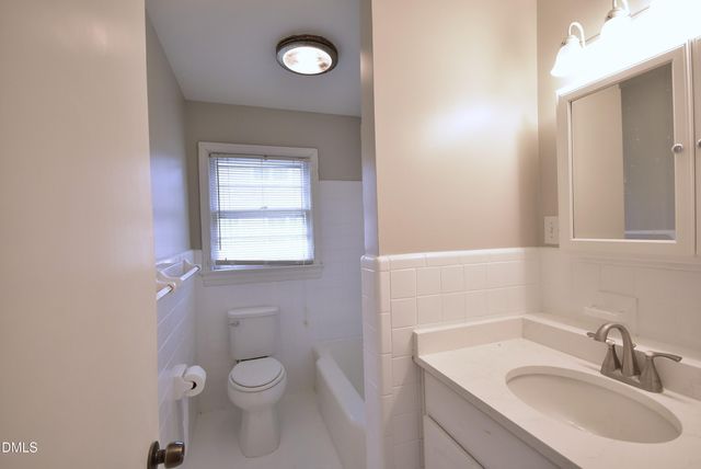 1011 S 1st Street, Smithfield, NC 27577