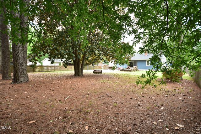 1011 S 1st Street, Smithfield, NC 27577