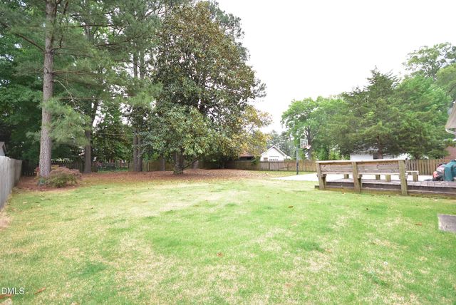 1011 S 1st Street, Smithfield, NC 27577