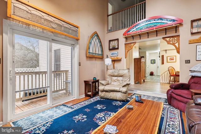 1014 SHADOWSTONE DR, Lancaster, PA 17603