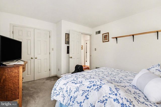 1014 SHADOWSTONE DR, Lancaster, PA 17603