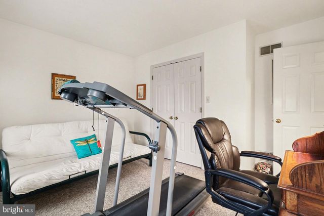 1014 SHADOWSTONE DR, Lancaster, PA 17603