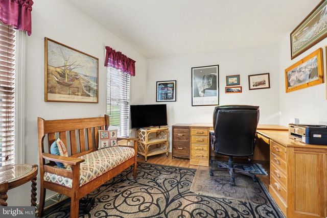 1014 SHADOWSTONE DR, Lancaster, PA 17603