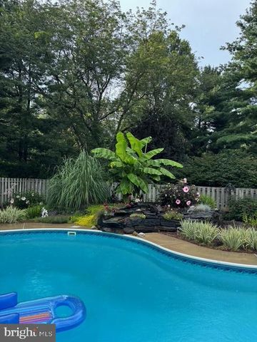 1014 SHADOWSTONE DR, Lancaster, PA 17603