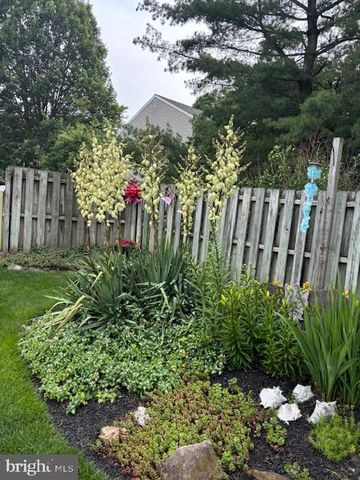 1014 SHADOWSTONE DR, Lancaster, PA 17603