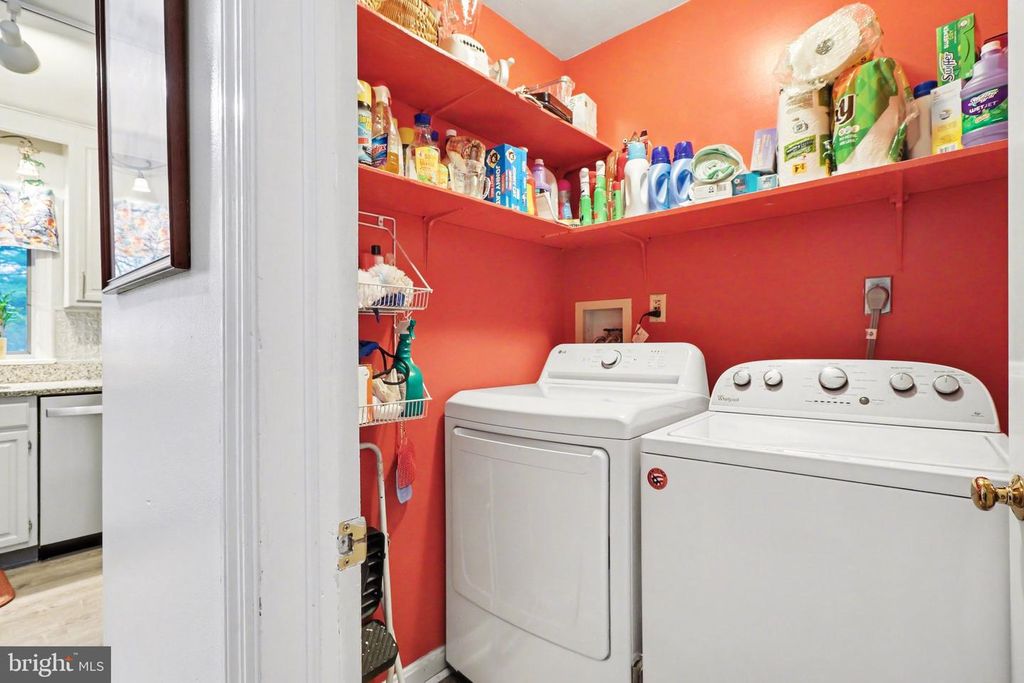 Image 13 of property listing at 1014 SHADOWSTONE DR, Lancaster, PA 17603