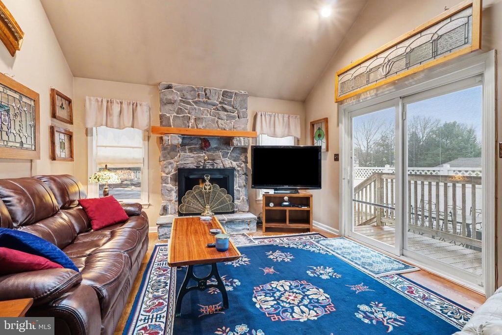 Image 15 of property listing at 1014 SHADOWSTONE DR, Lancaster, PA 17603