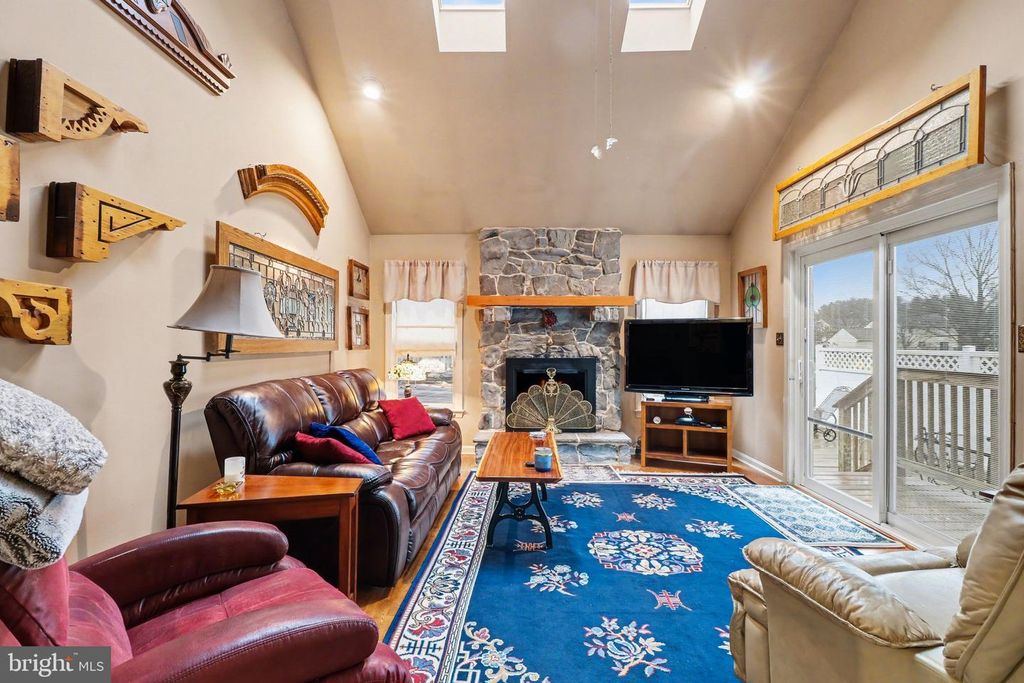 Image 17 of property listing at 1014 SHADOWSTONE DR, Lancaster, PA 17603