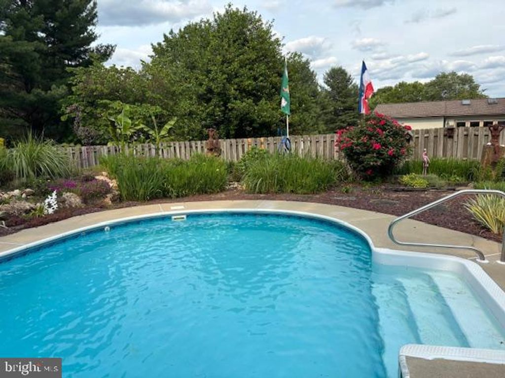 Image 43 of property listing at 1014 SHADOWSTONE DR, Lancaster, PA 17603