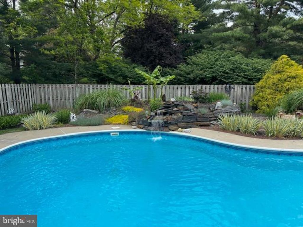 Image 44 of property listing at 1014 SHADOWSTONE DR, Lancaster, PA 17603