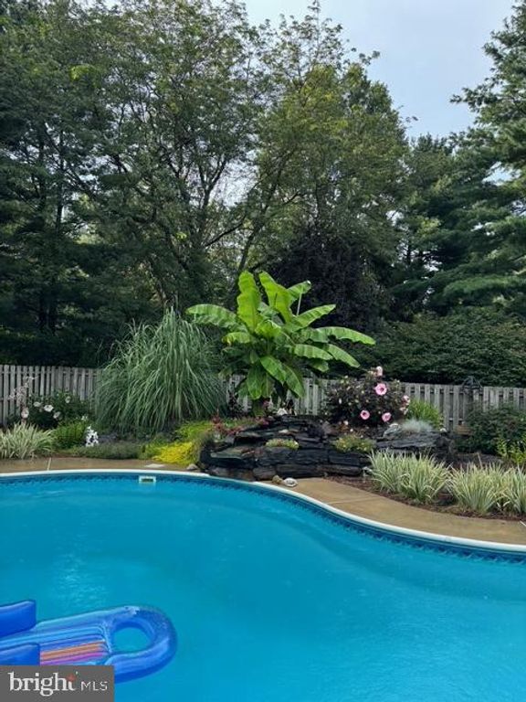 Image 46 of property listing at 1014 SHADOWSTONE DR, Lancaster, PA 17603