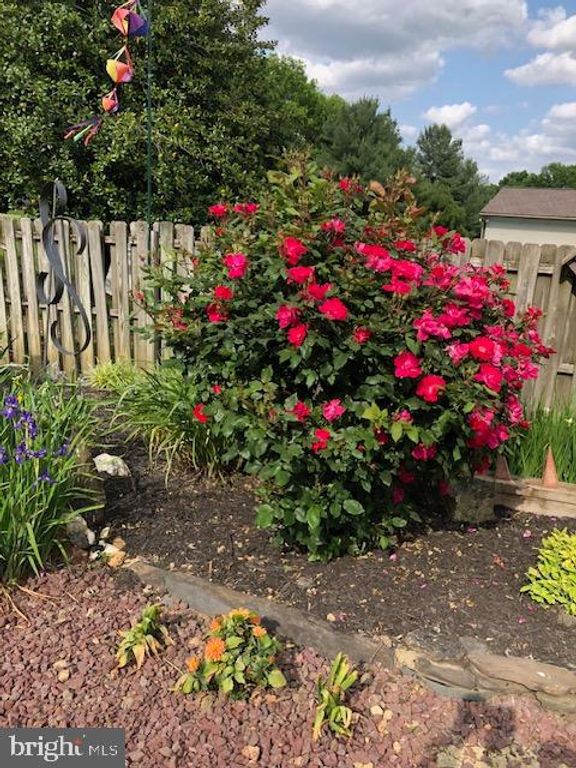 Image 53 of property listing at 1014 SHADOWSTONE DR, Lancaster, PA 17603