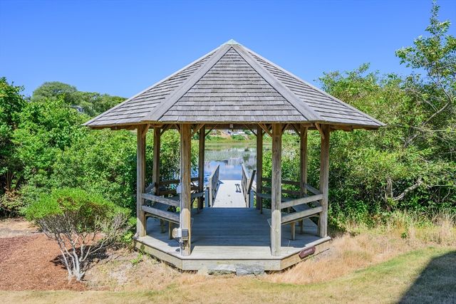 780 Craigville Beach Road D2, Barnstable, MA 02632