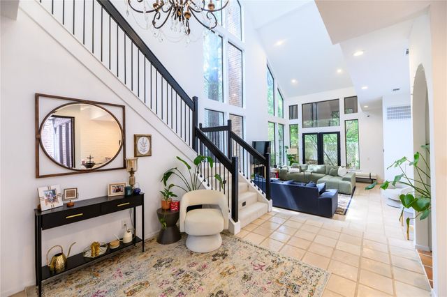 110 Sugarberry Circle, Houston, TX 77024