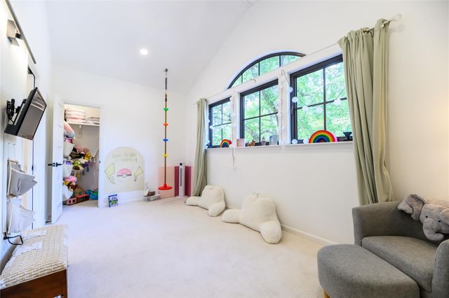 110 Sugarberry Circle, Houston, TX 77024