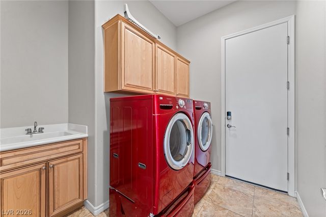 8370 Unicorn Street, Las Vegas, NV 89131