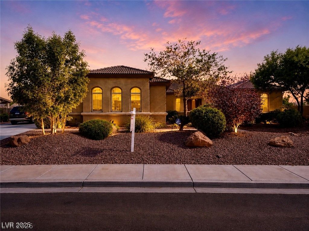 8370 Unicorn Street, Las Vegas, NV 89131