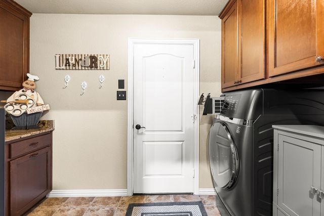 208 Cascade Valley Drive, Fate, TX 75087