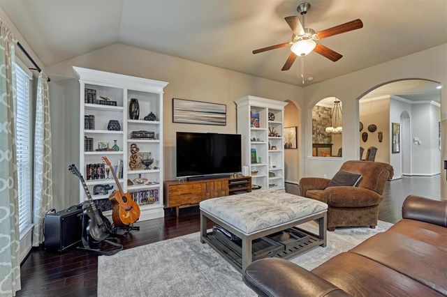 2611 Cedar Path Lane, Conroe, TX 77385