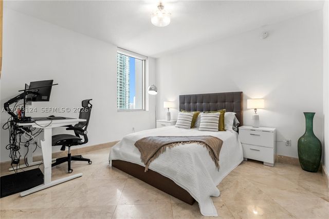 1060 Brickell Ave 2117, Miami, FL 33131
