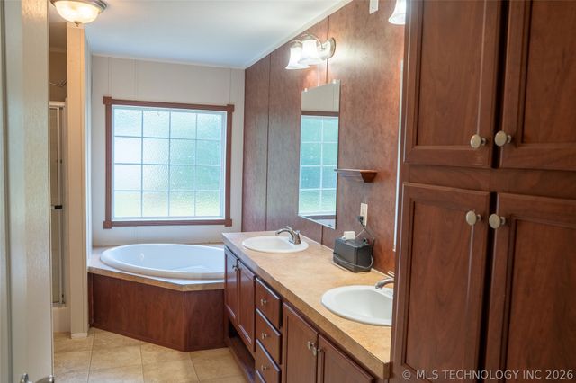 31576 E 723 Road, Wagoner, OK 74467