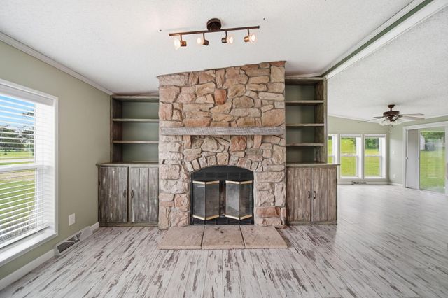 120 Kathy Lane, Brooklyn, MI 49230